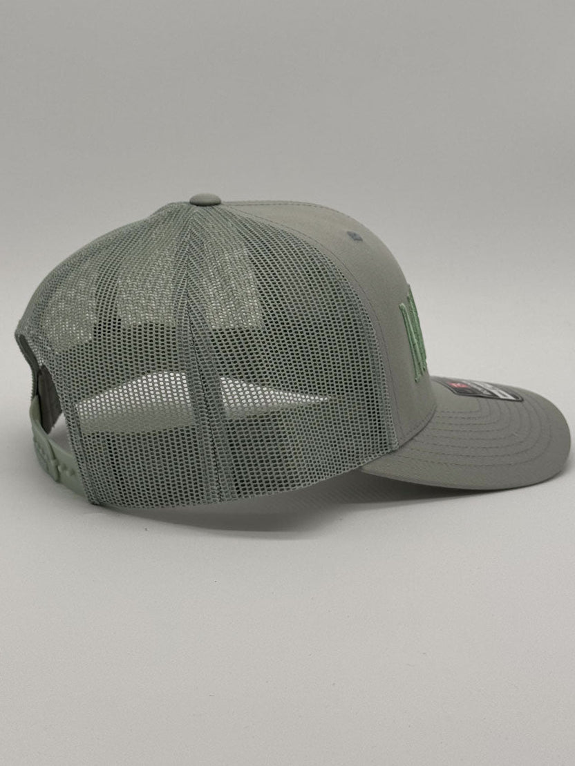 "MOMMIN" Hat