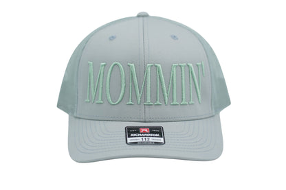 "MOMMIN" Hat - Parkerbuilt HQ